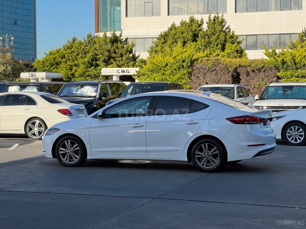 Hyundai Elantra