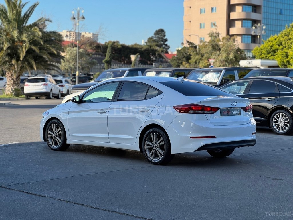 Hyundai Elantra