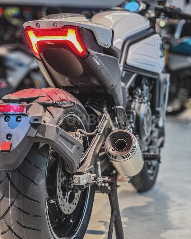 CFMOTO 700 CL-X Sport