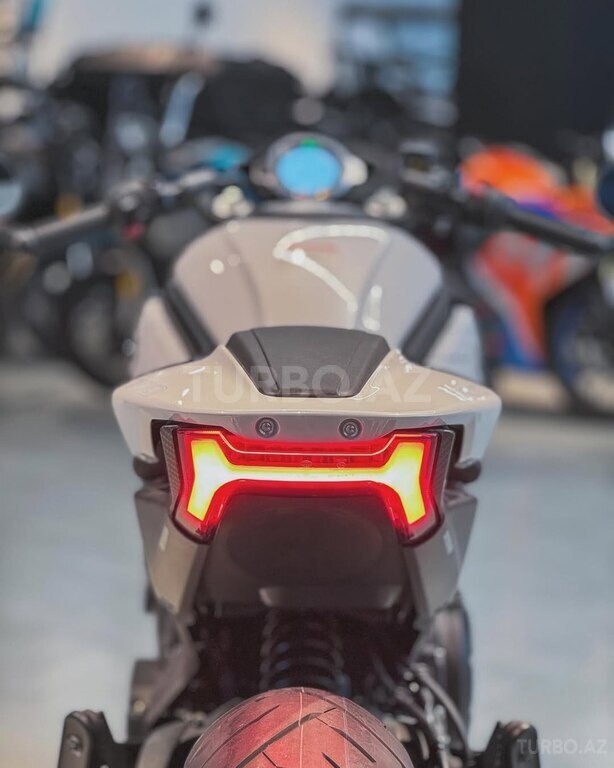 CFMOTO 700 CL-X Sport