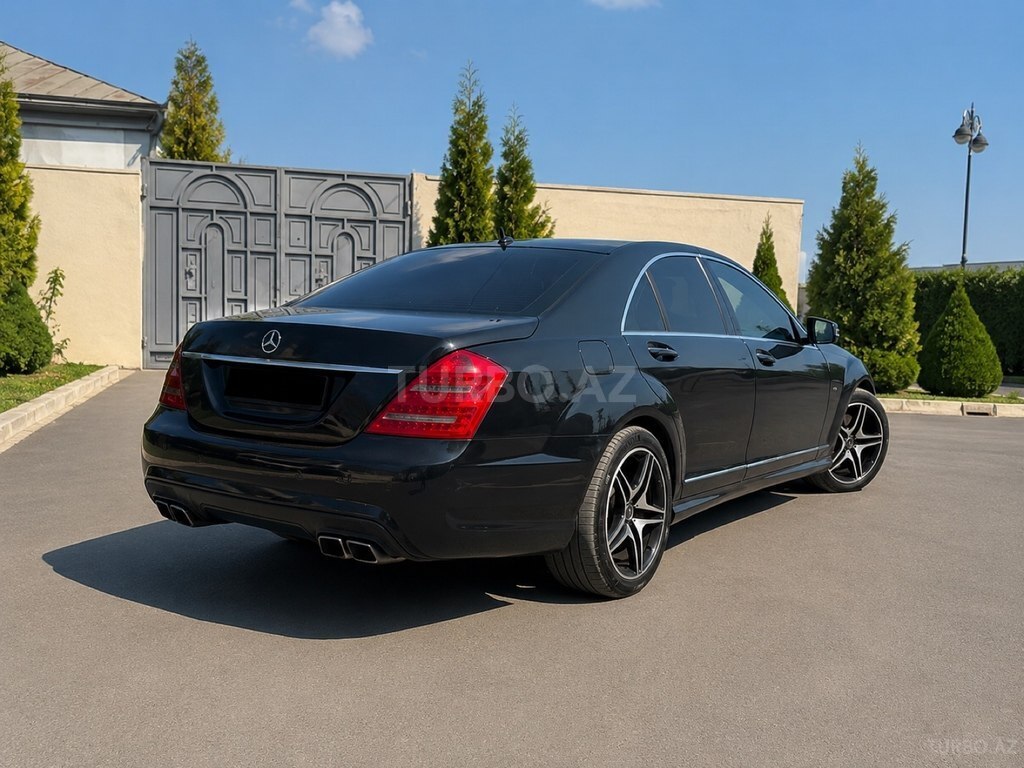 Mercedes S 320