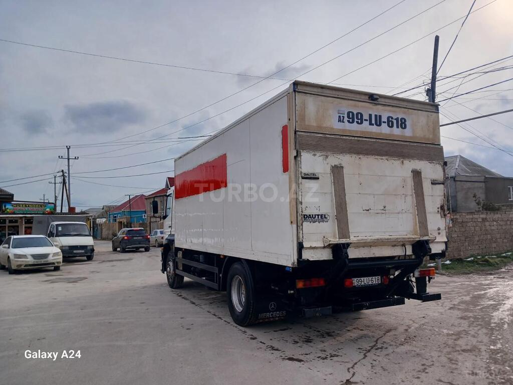 Mercedes Atego 1828