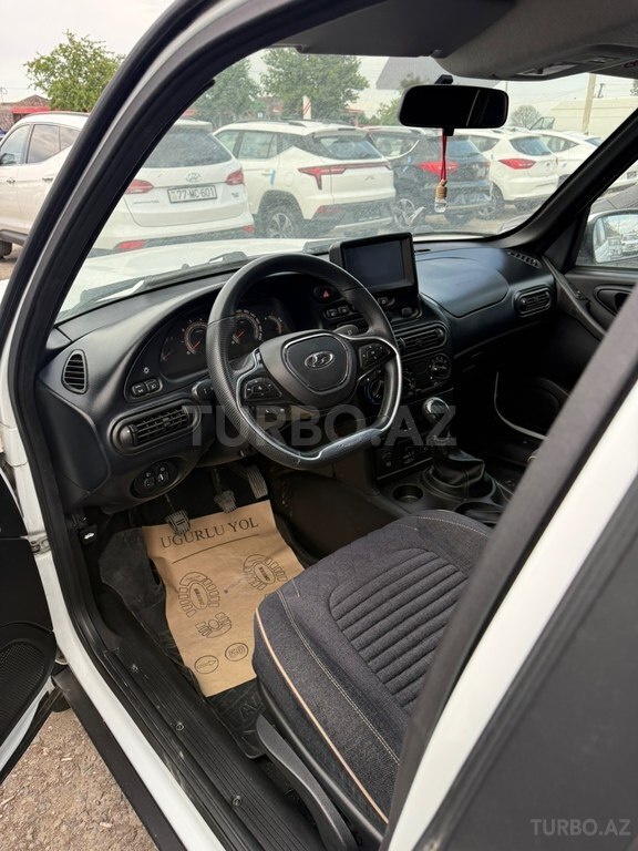 LADA (VAZ) Niva Travel