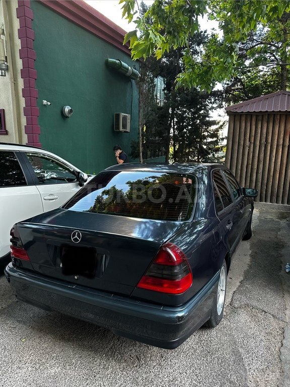 Mercedes C 200