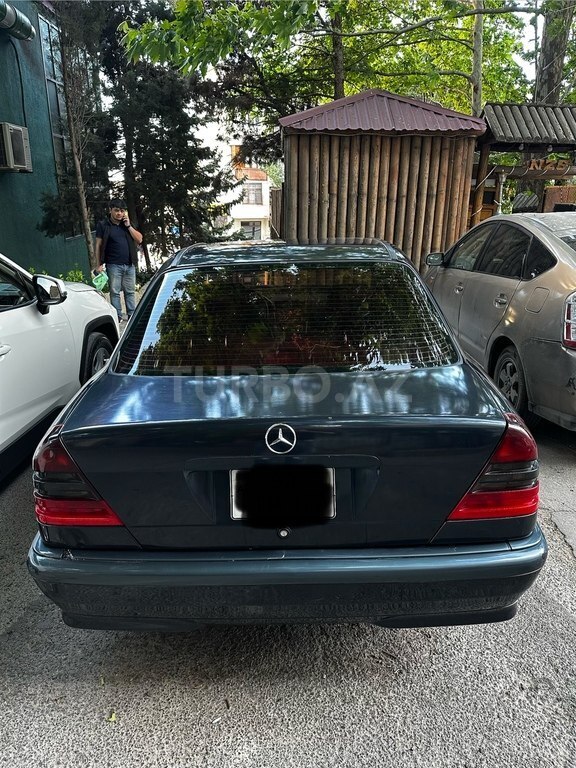 Mercedes C 200