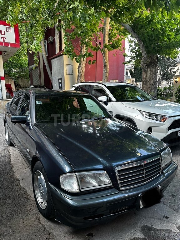 Mercedes C 200