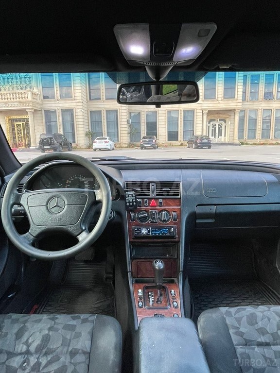 Mercedes C 220
