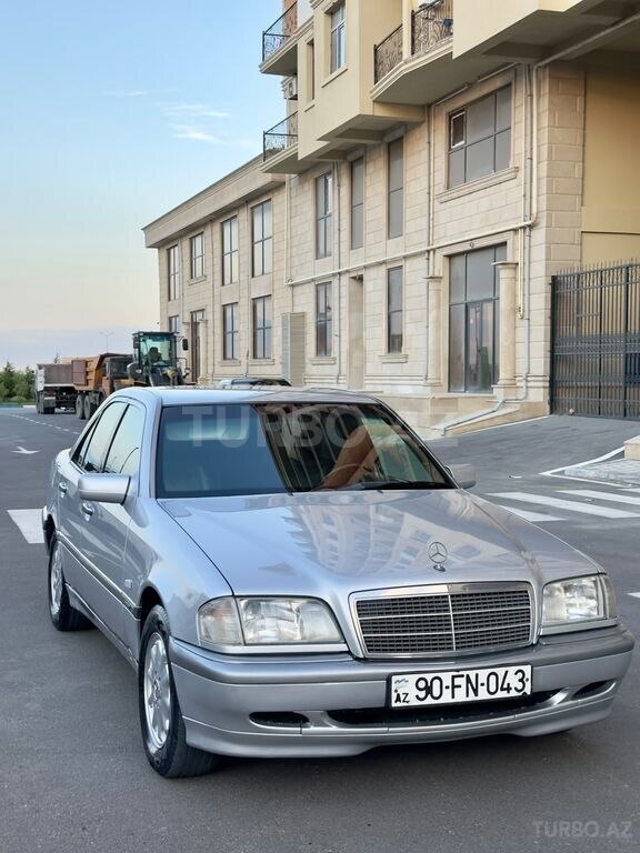 Mercedes C 200
