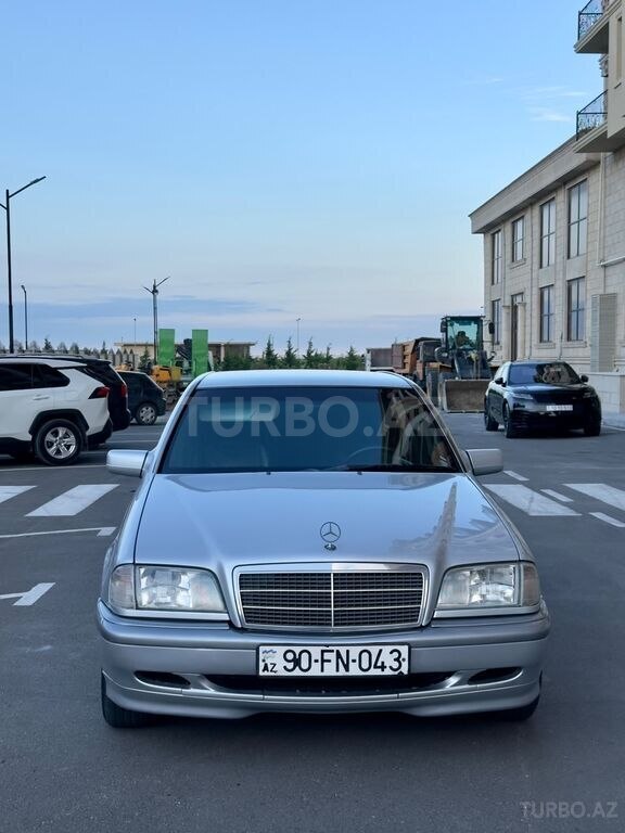 Mercedes C 200