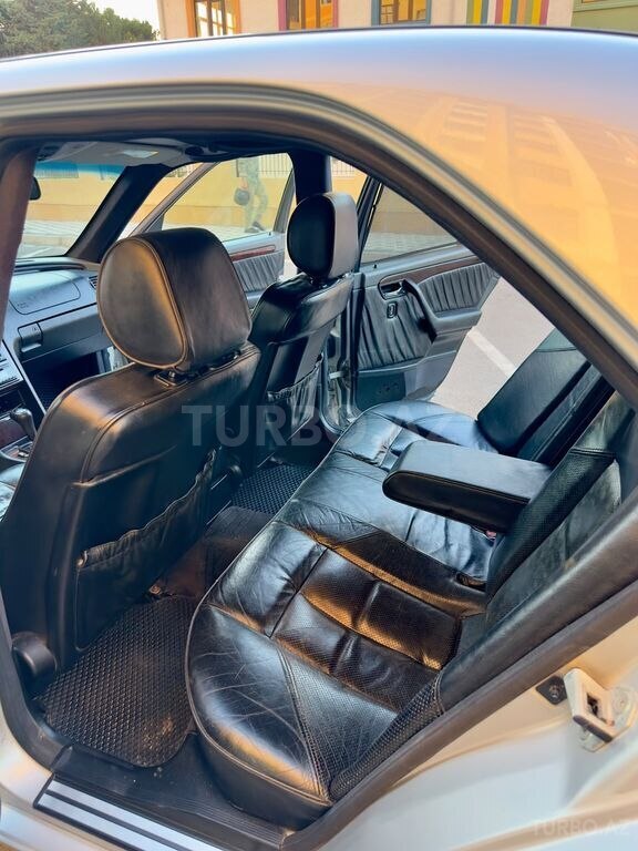 Mercedes C 200