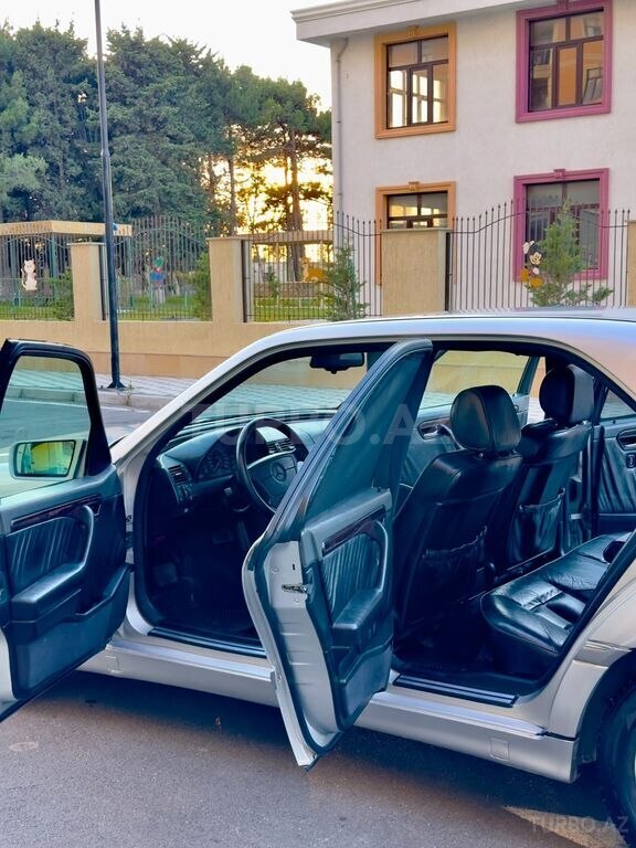 Mercedes C 200