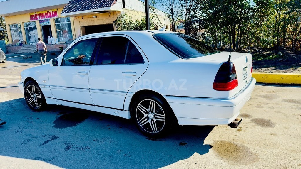 Mercedes C 230