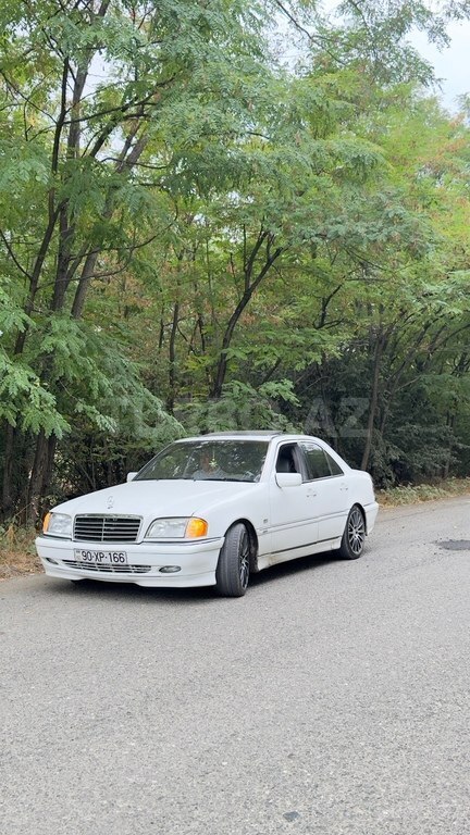Mercedes C 230