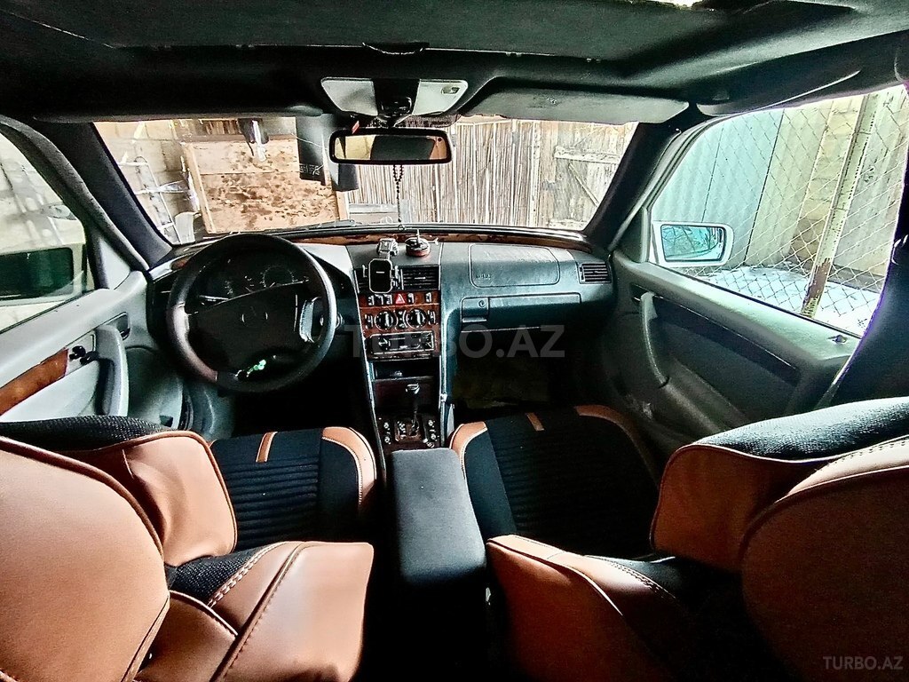 Mercedes C 230