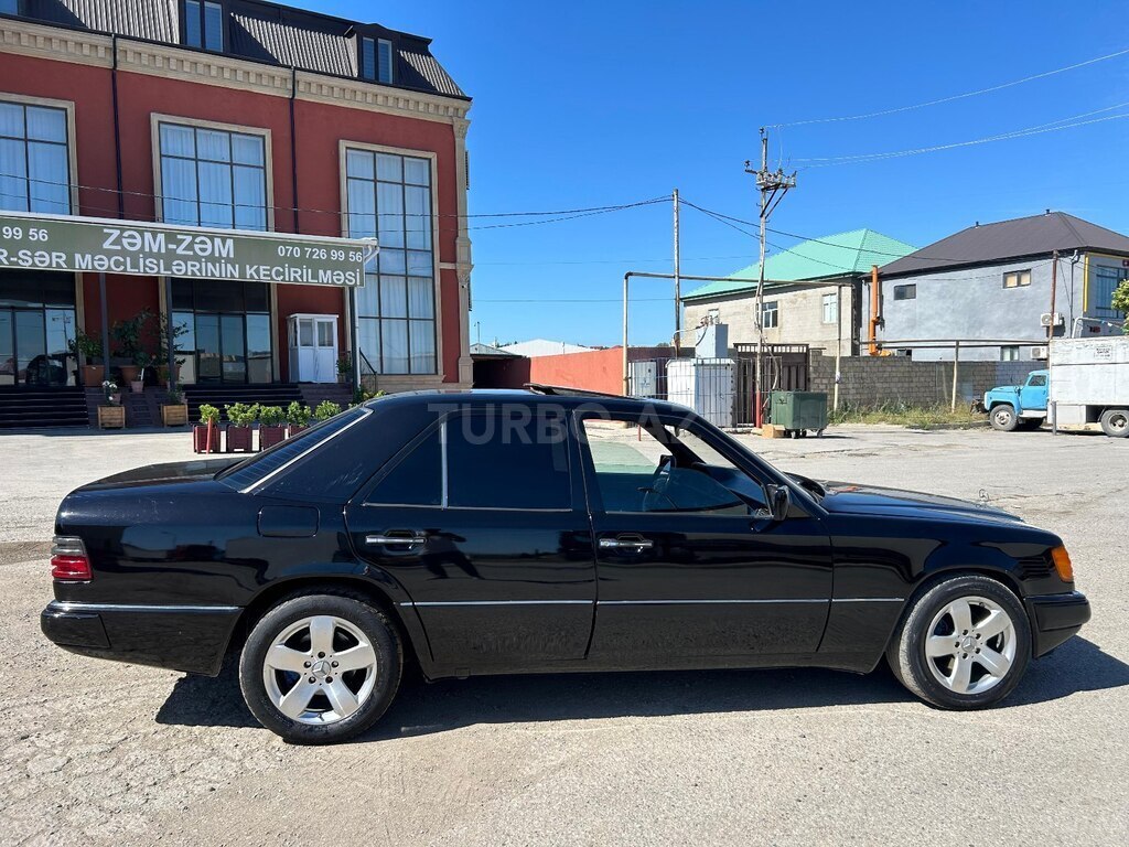 Mercedes 300 D 4MATIC