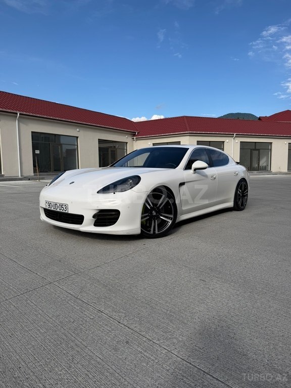Porsche Panamera Turbo S