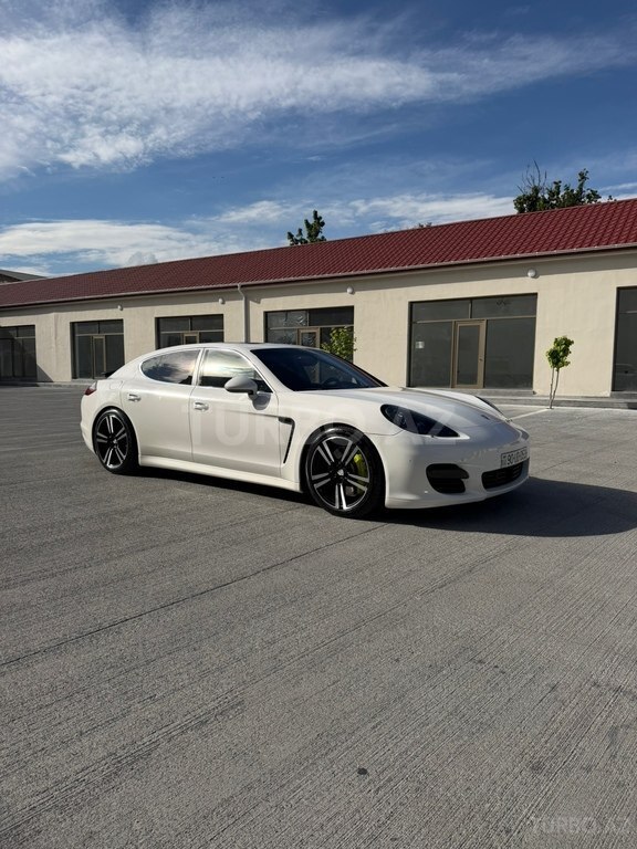 Porsche Panamera Turbo S