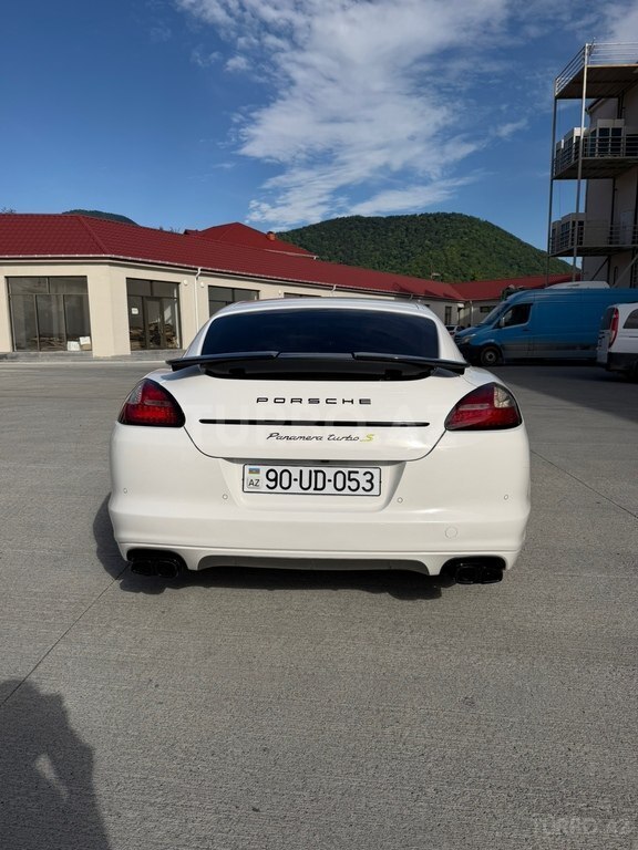 Porsche Panamera Turbo S