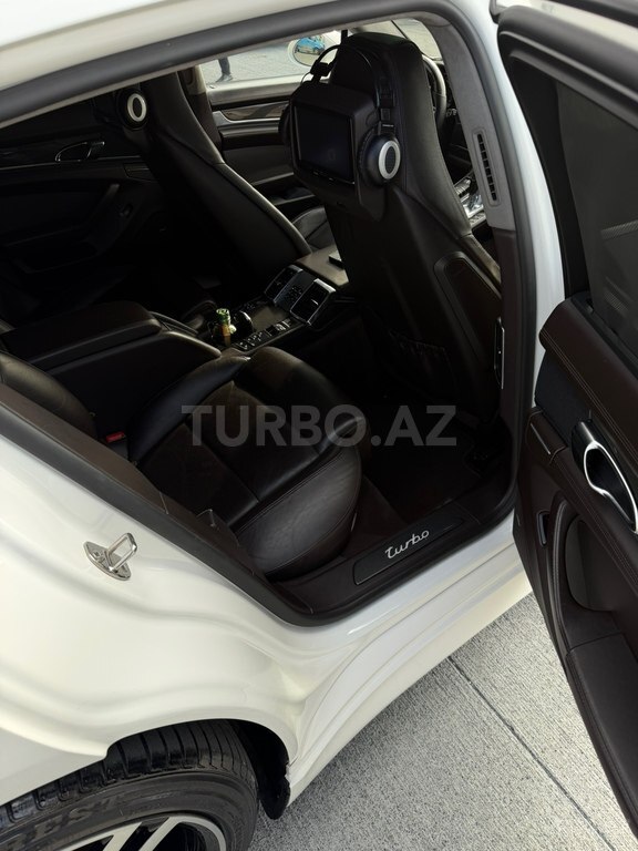 Porsche Panamera Turbo S