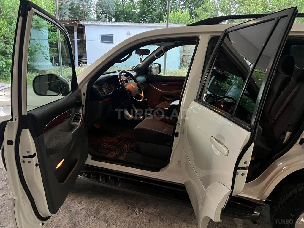 Toyota Land Cruiser Prado