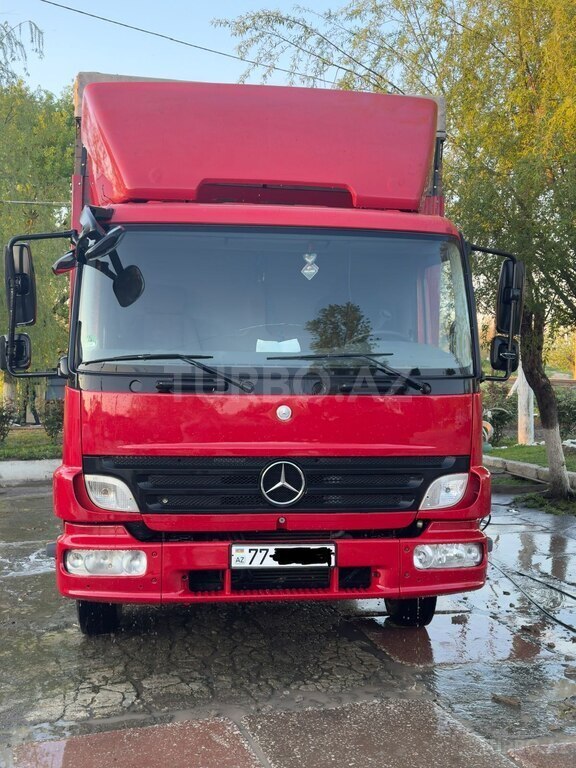 Mercedes Atego 818