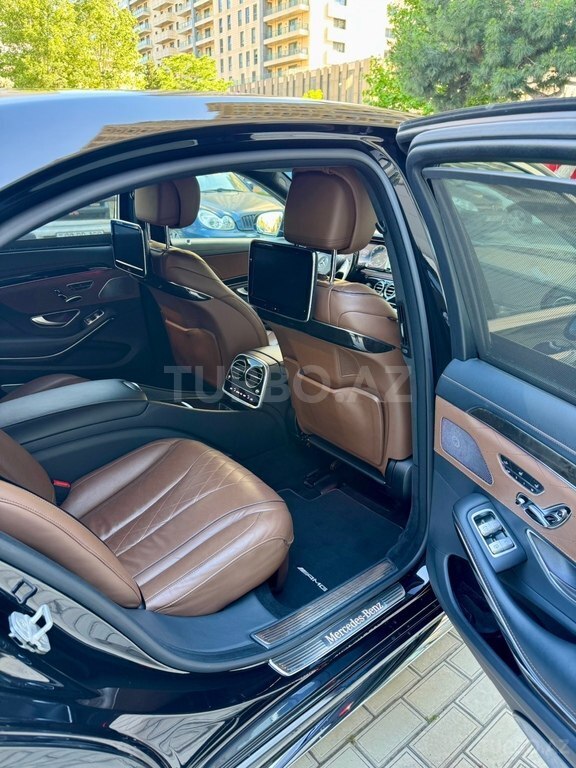 Mercedes S 550