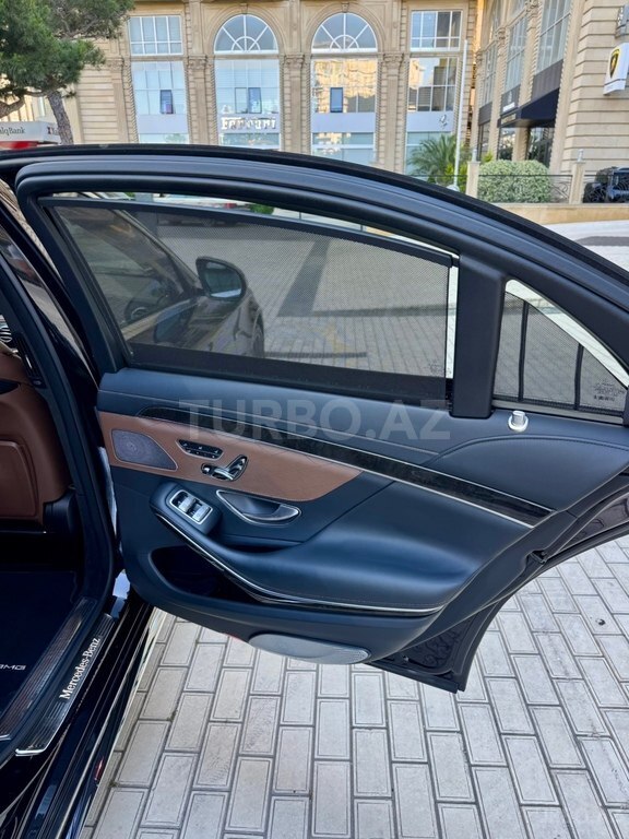 Mercedes S 550