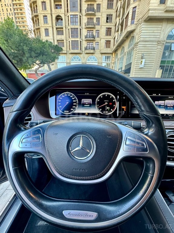 Mercedes S 550