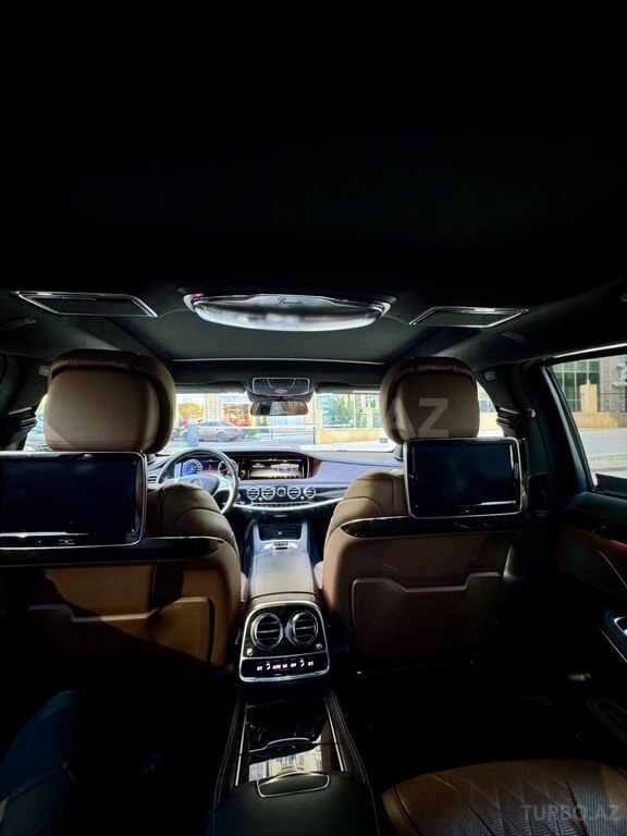 Mercedes S 550