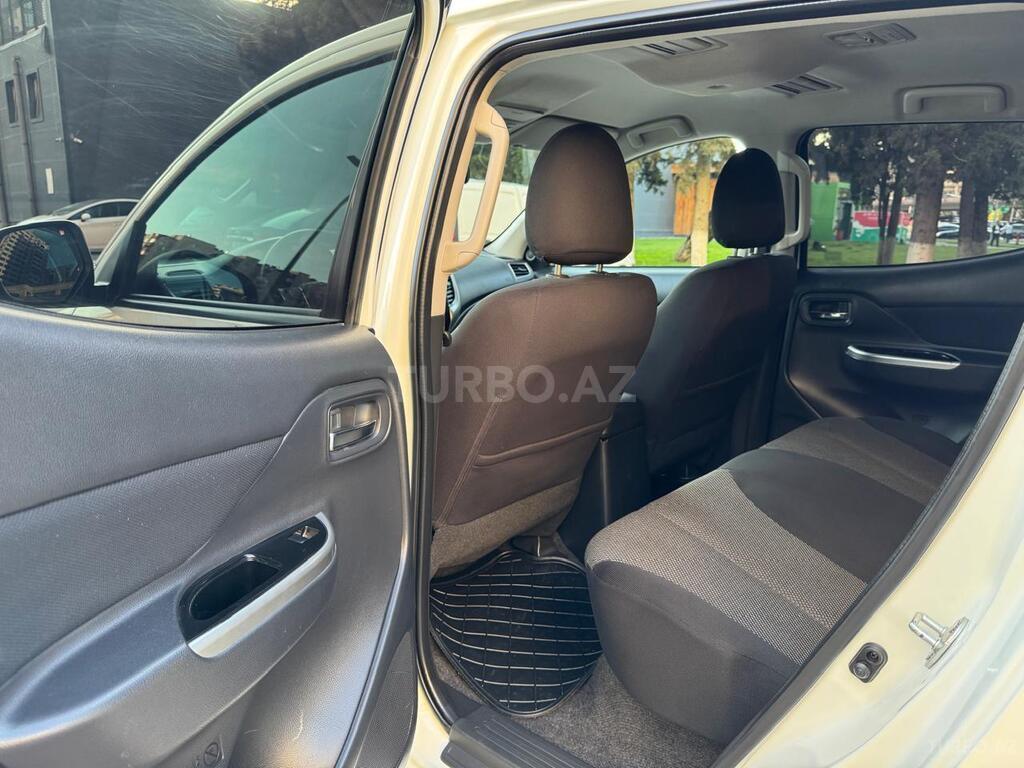 Mitsubishi L200