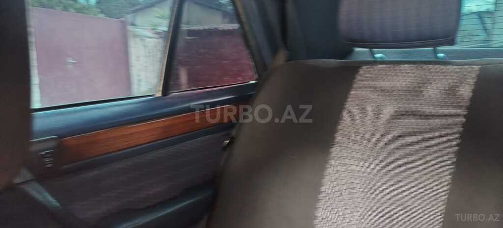 Mercedes 300 D