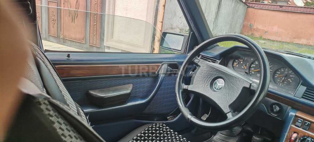 Mercedes 300 D