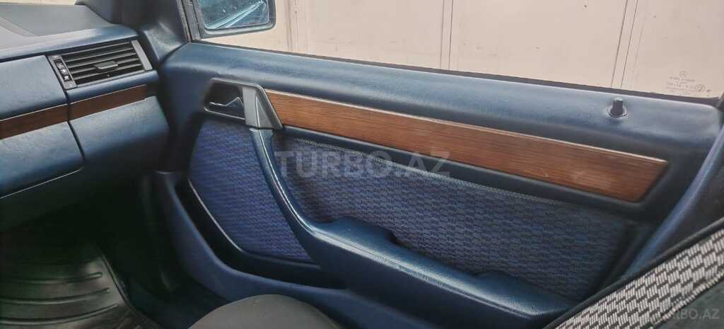 Mercedes 300 D