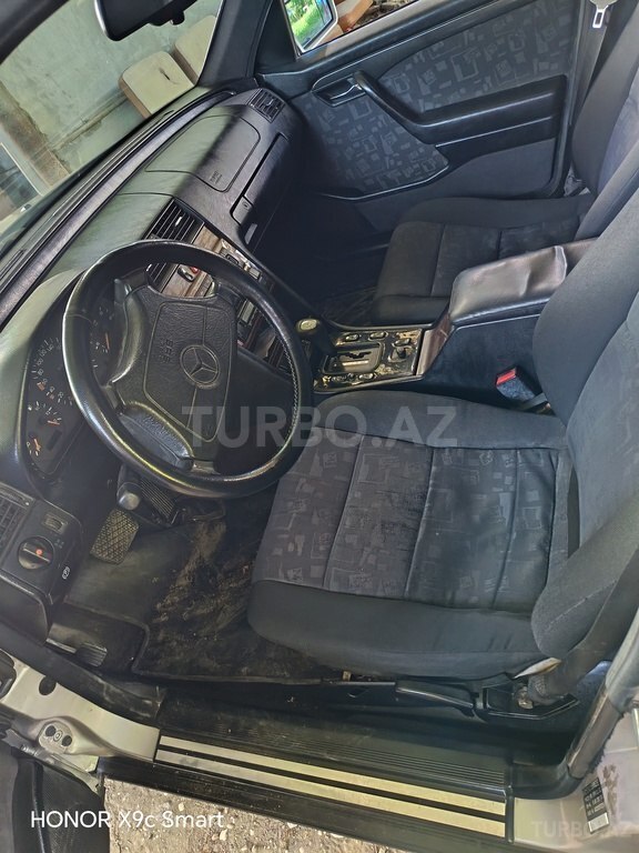Mercedes C 200