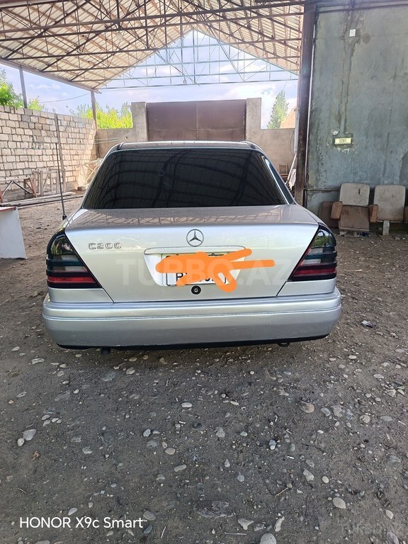 Mercedes C 200