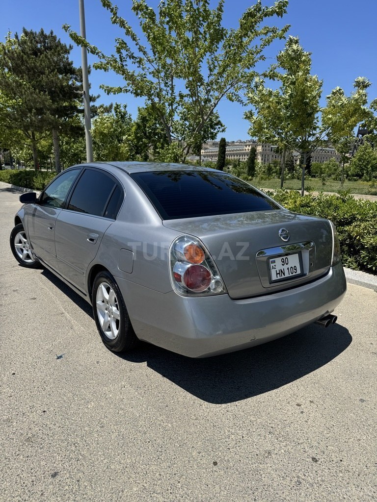 Nissan Altima
