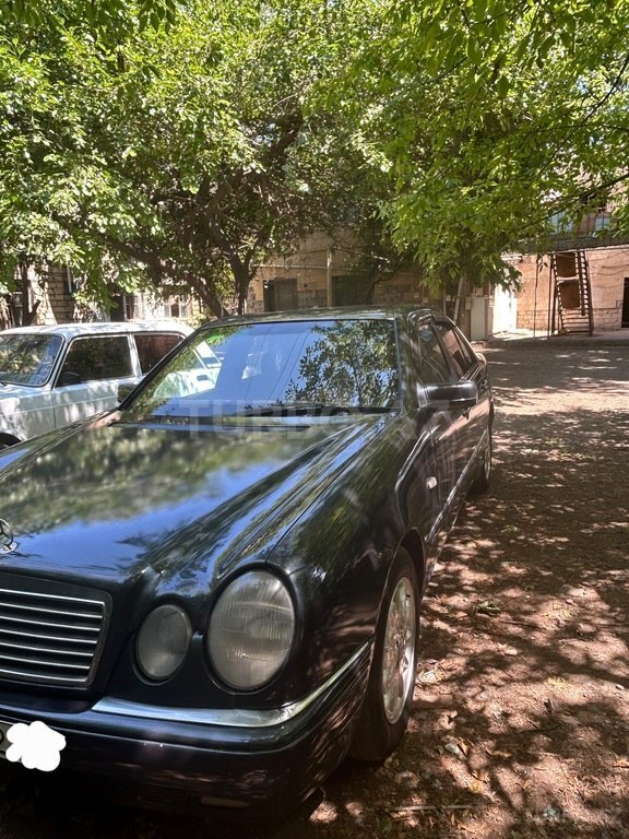 Mercedes E 230