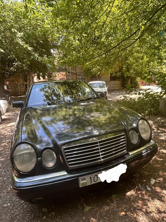 Mercedes E 230