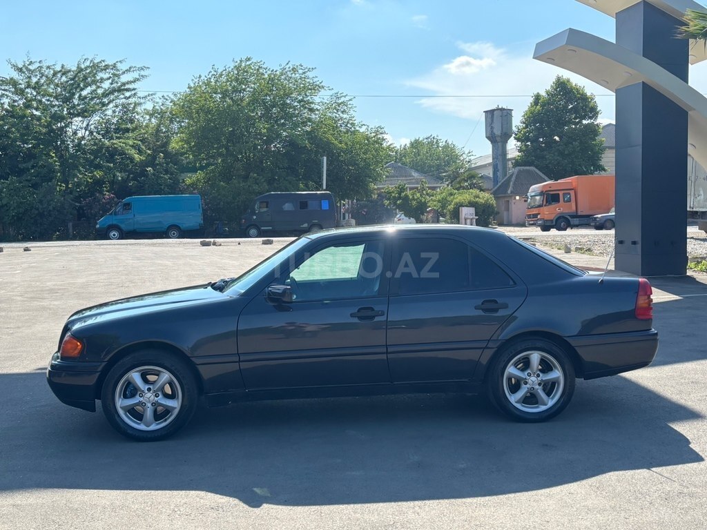 Mercedes C 180