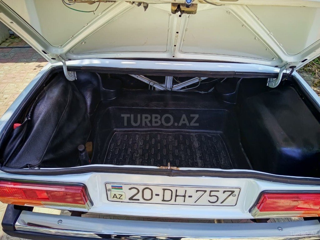 LADA (VAZ) 2107