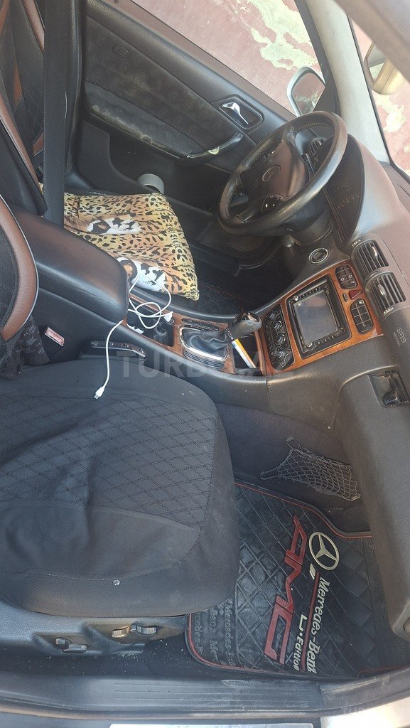 Mercedes C 220