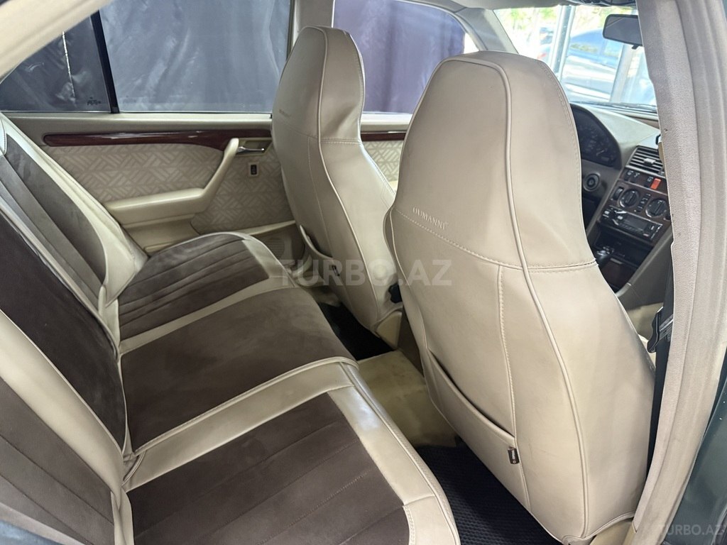 Mercedes C 200