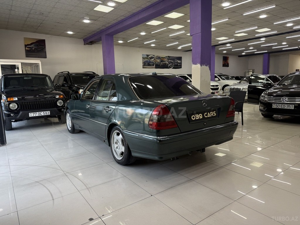 Mercedes C 200