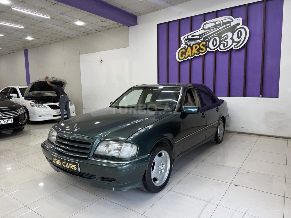 Mercedes C 200