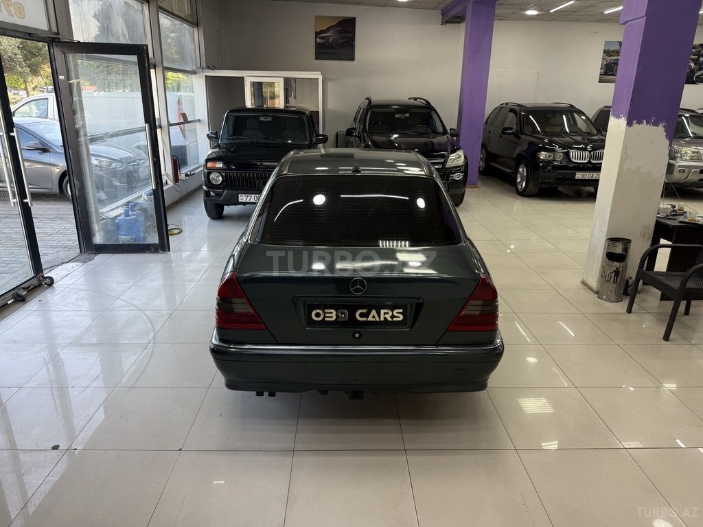 Mercedes C 200