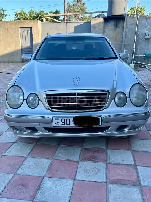 Mercedes E 240