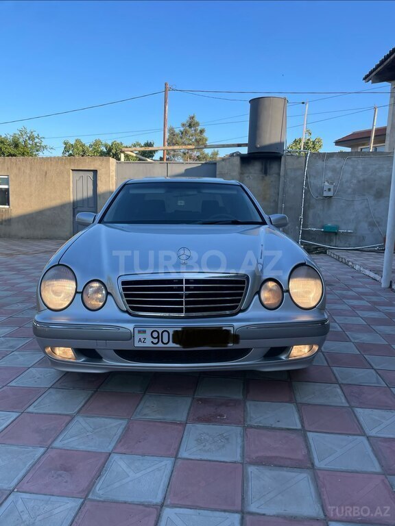 Mercedes E 240