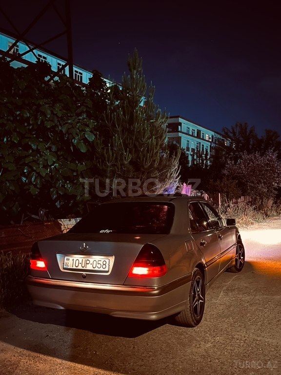 Mercedes C 200
