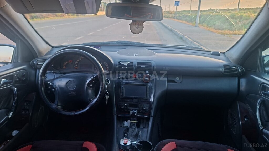 Mercedes C 200