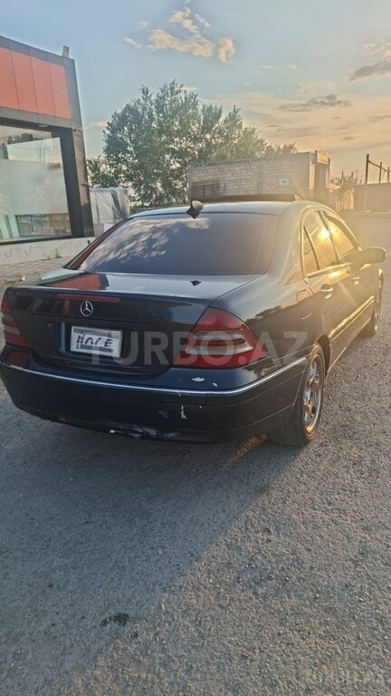 Mercedes C 200
